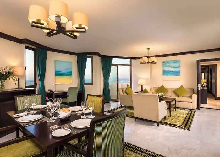 Ja Beach , DubaiResort Hotel